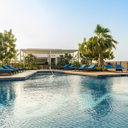 Hotel Radisson Dubai Damac Hills Zewnętrze zdjęcie