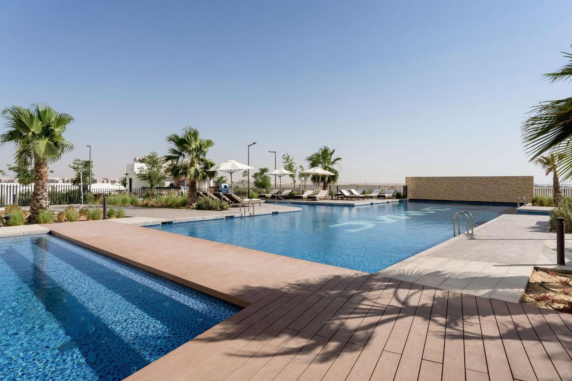 Hotel Radisson Dubai Damac Hills Zewnętrze zdjęcie