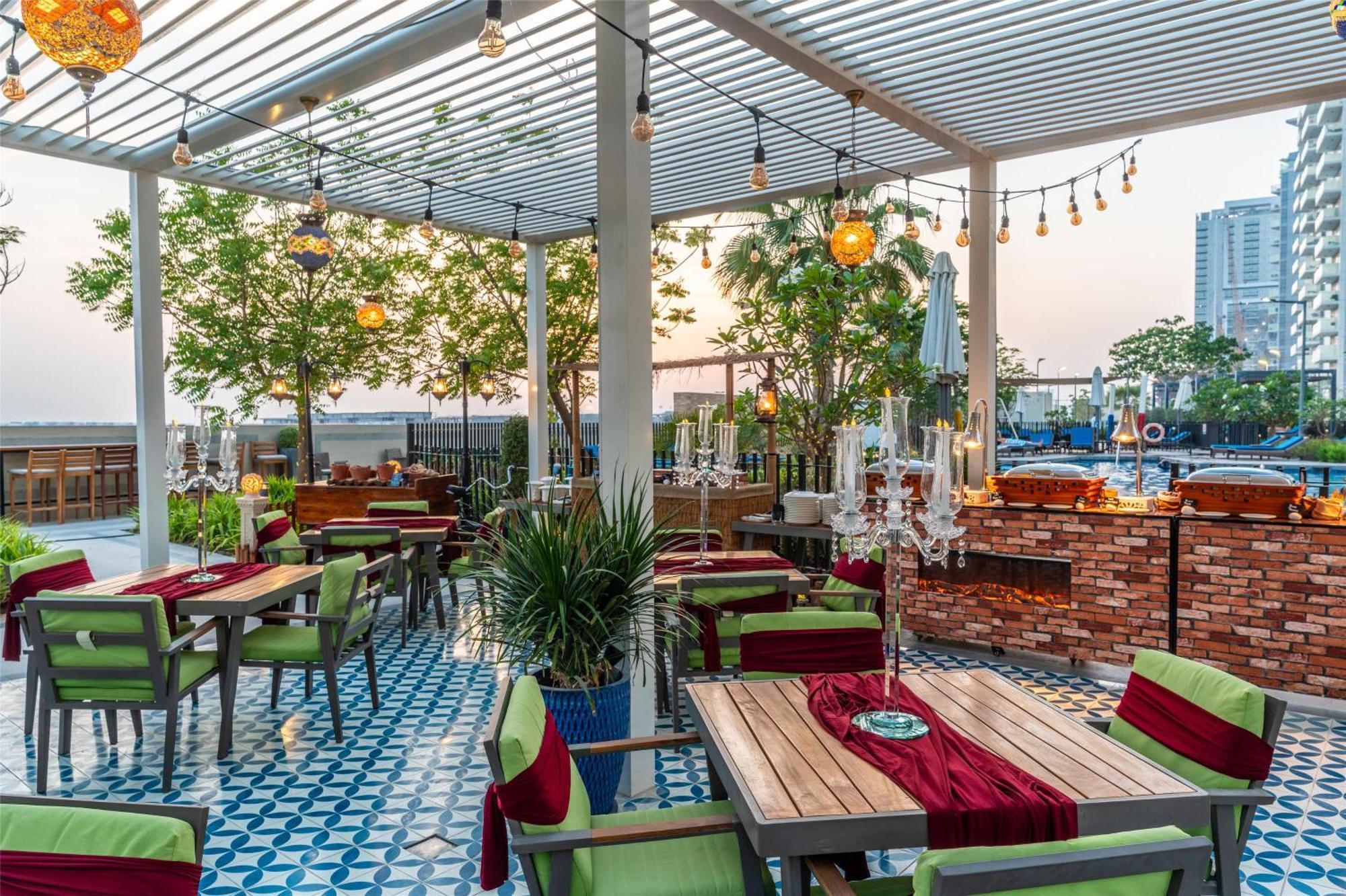 Hotel Radisson Dubai Damac Hills Zewnętrze zdjęcie