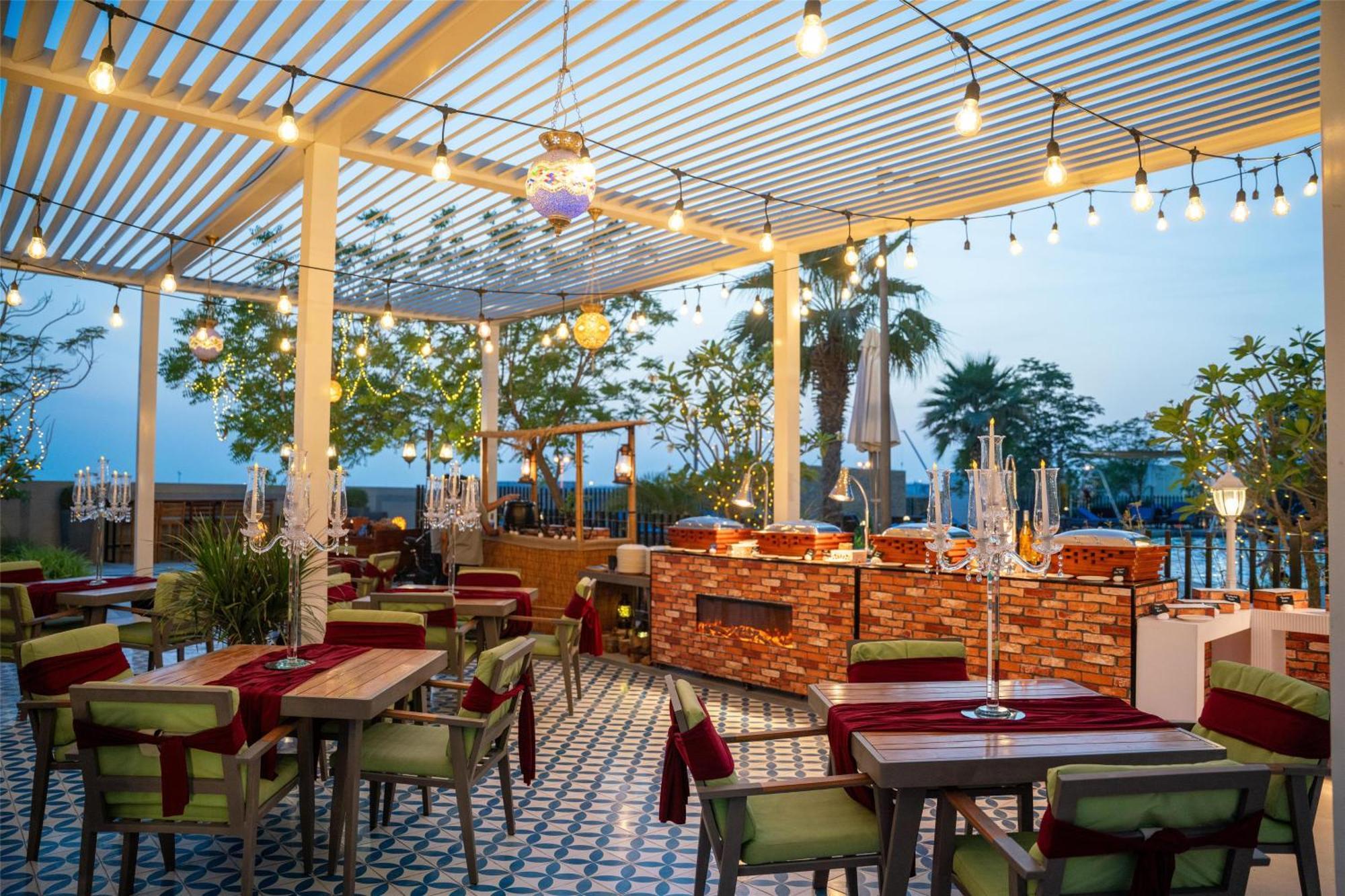 Hotel Radisson Dubai Damac Hills Zewnętrze zdjęcie